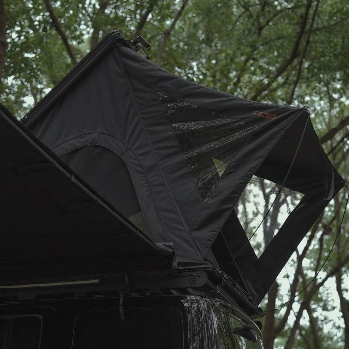 ADA ROOF TOP TENT CITY-127 ABS Hard Shell Aluminum frame Light and thin triangular SUV tent