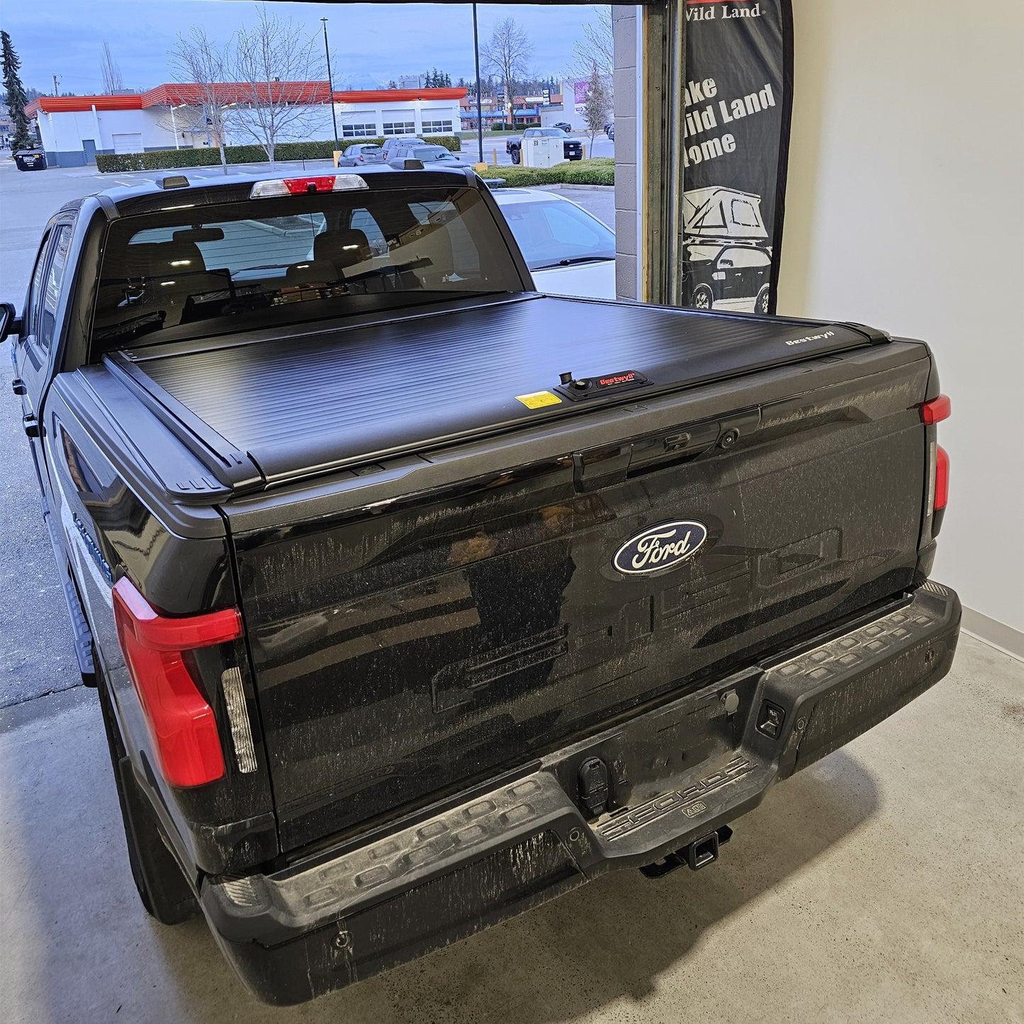 Bestwyll Retractable hard Tonneau Cover-Manual fits FORD F-150/Maverick 5' 5.5' 6.5' Aluminum bed cover matte black profile waterproof