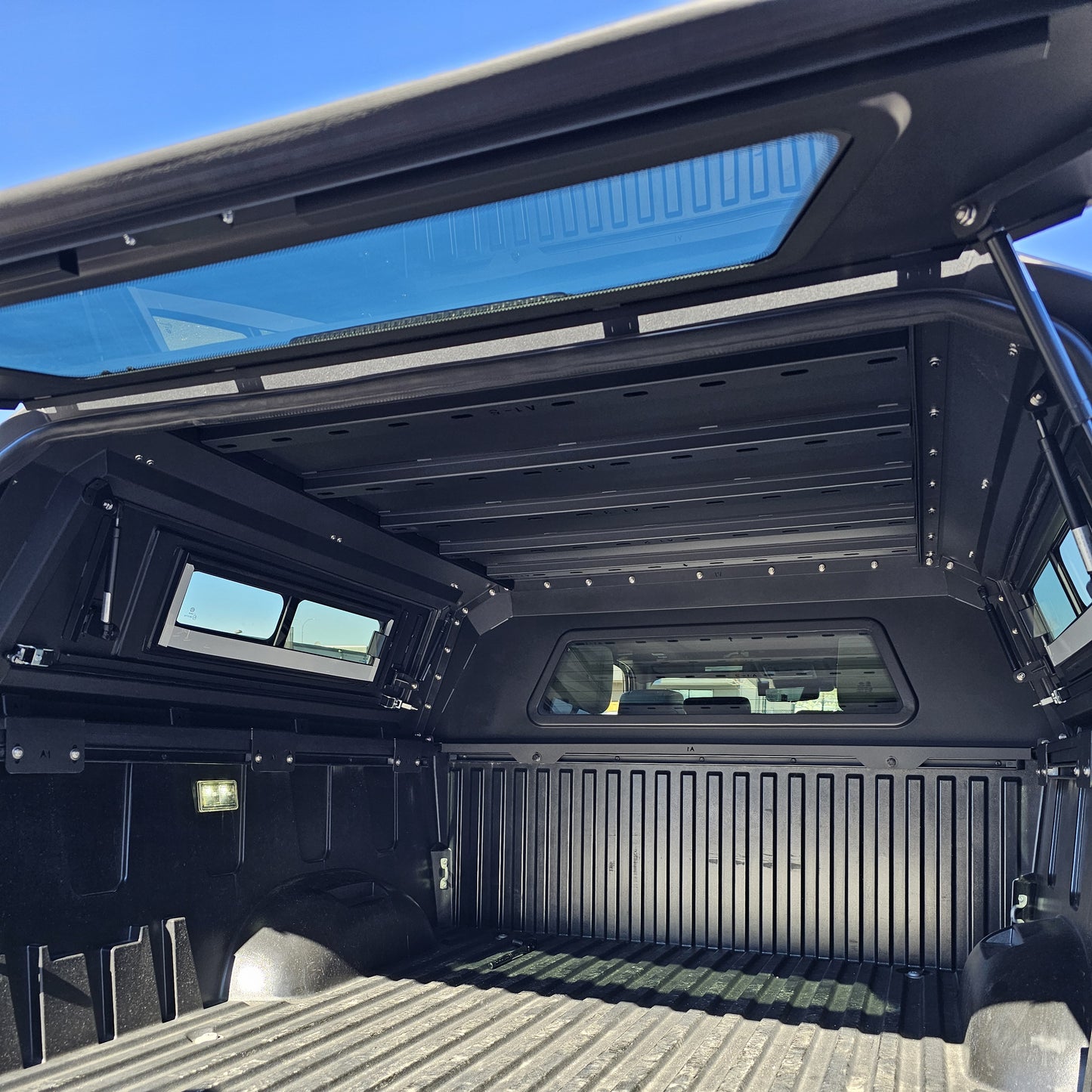 Chevrolet Silverado GMC Sierra 1500 5.8/6.5FT Canyon/Colorado 5FT  smart canopy truck caps pickup truck bed parts Aluminum or steel, Gullwing side doors