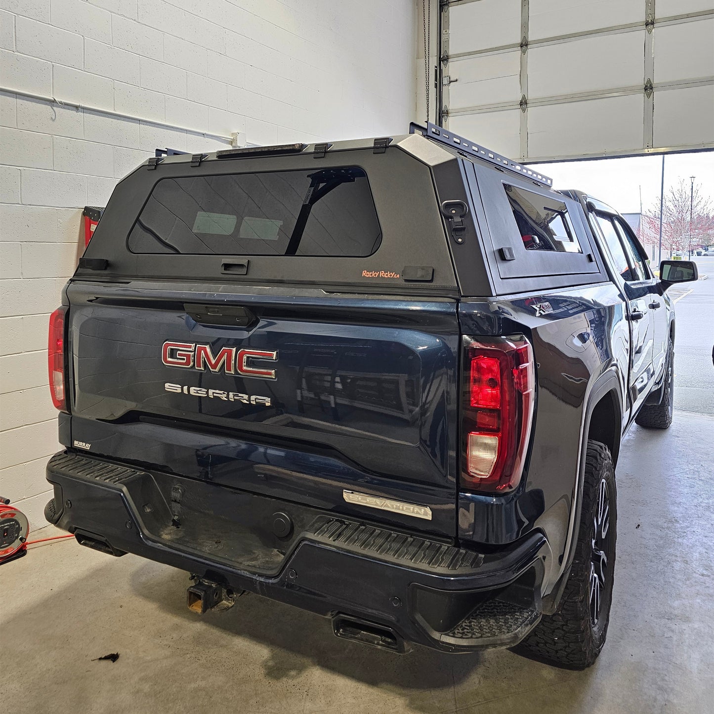 Chevrolet Silverado GMC Sierra 1500 5.8/6.5FT Canyon/Colorado 5FT  smart canopy truck caps pickup truck bed parts Aluminum or steel, Gullwing side doors