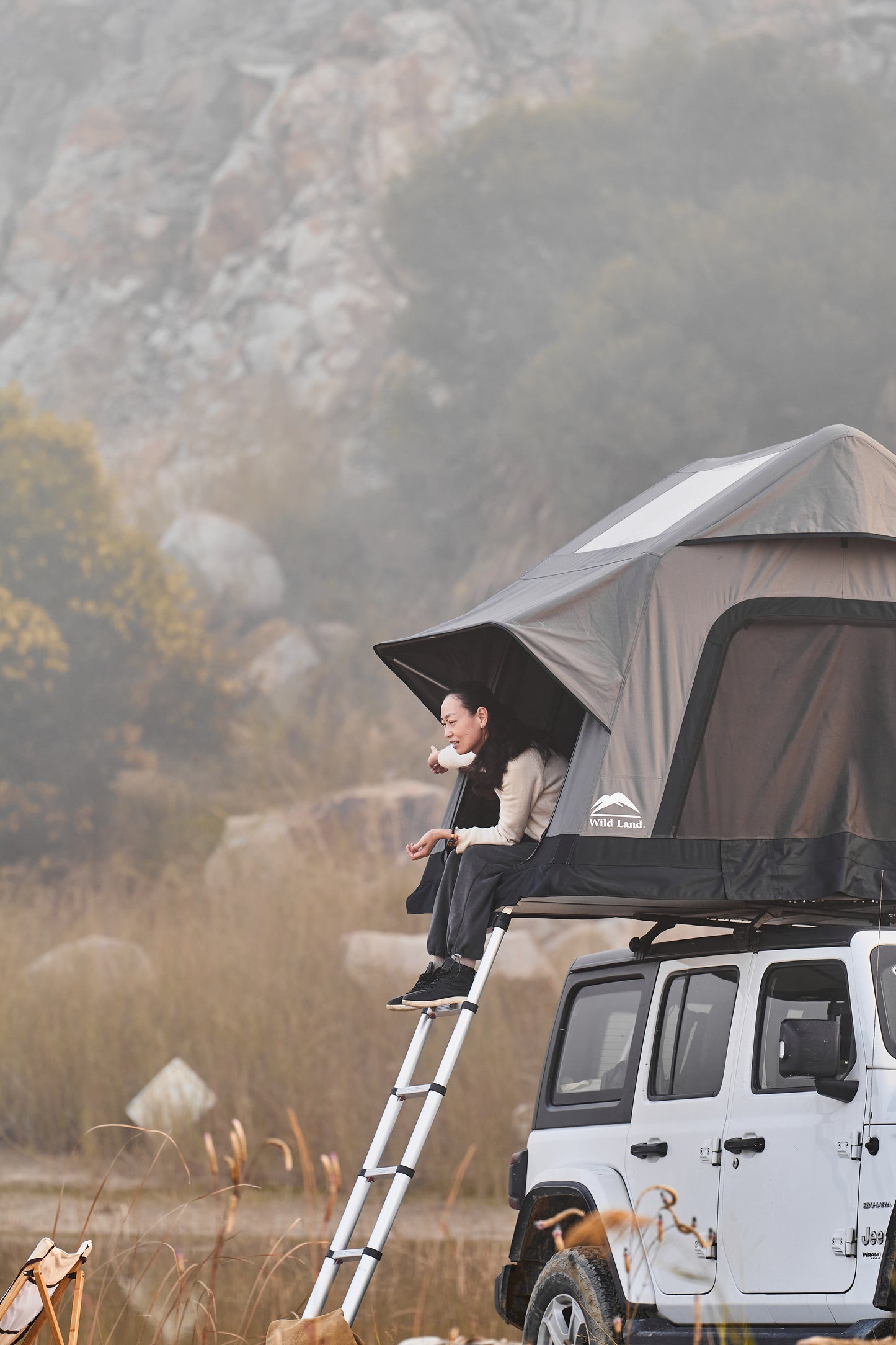 Wild Land Air Cruiser brand new patented inflatable roof top tent ultra-light automatic opening