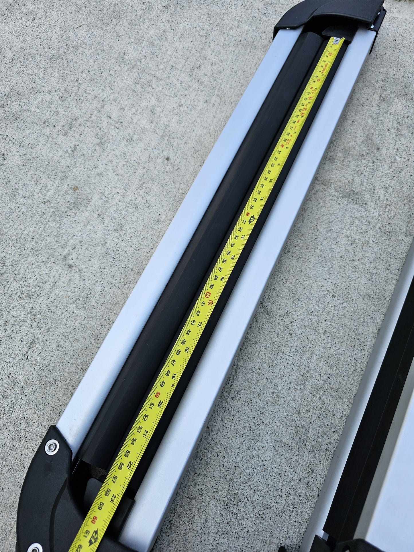 Aluminum Ski and Snowboard Roof Rack, 31.7-Inch Universal Ski Rack for Car Roof Fit Most Crossbars, Carry up to 6 Pairs of Skis or 4 Snowboards