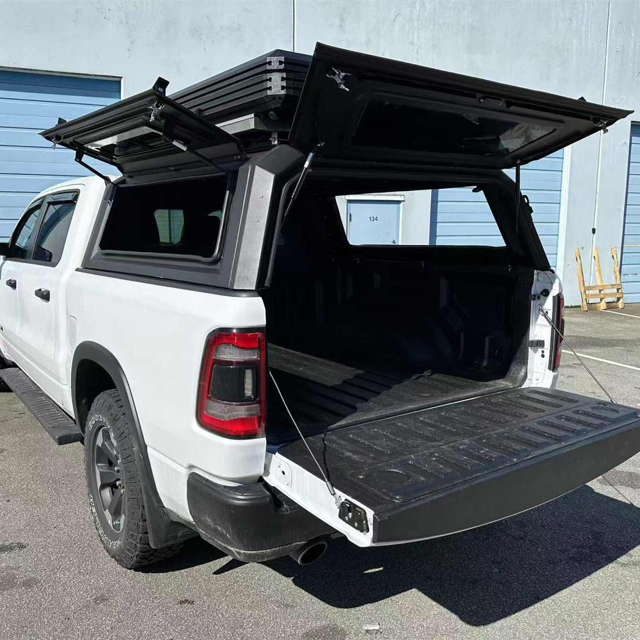 RAM 1500 smart canopy truck caps pickup truck bed parts Aluminum or steel, Gullwing side doors Steel Gullwing side doors with MOLLE