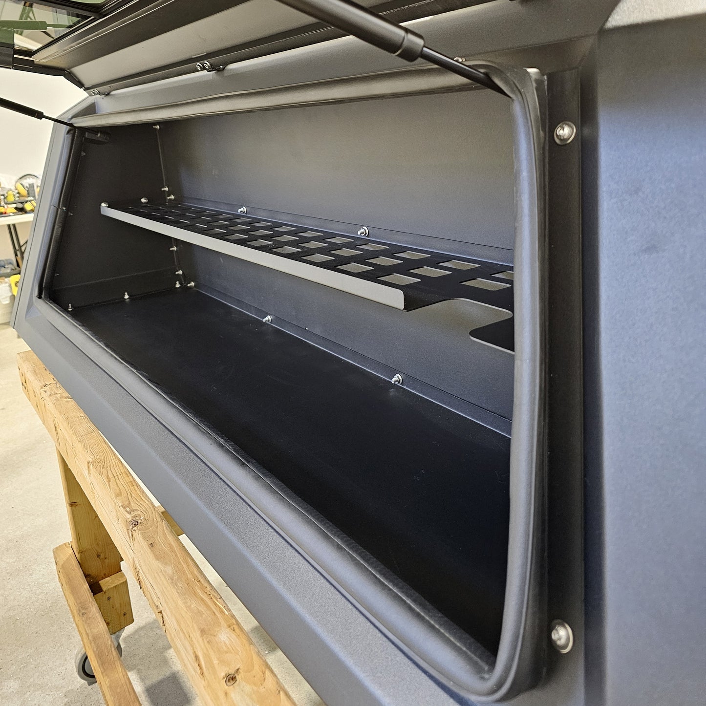 FORD Ranger Maverick Truck canopy truck caps Aluminum gullwing side doors with molle panels/sliding windows bed cover