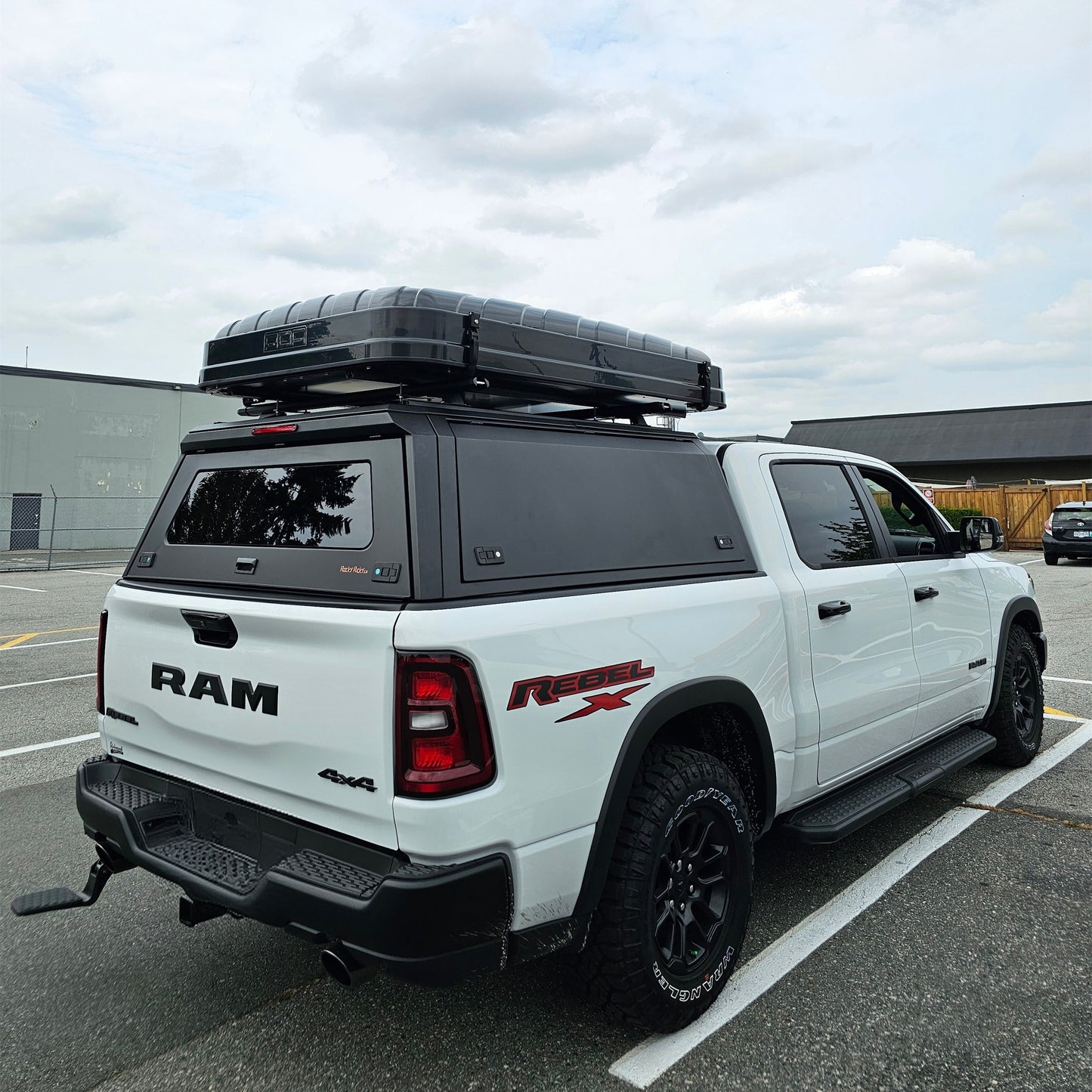Light Cavalry Series smart canopy Aluminum  Ultralight 130-160lbs JEEP Gladiator RAM 1500
