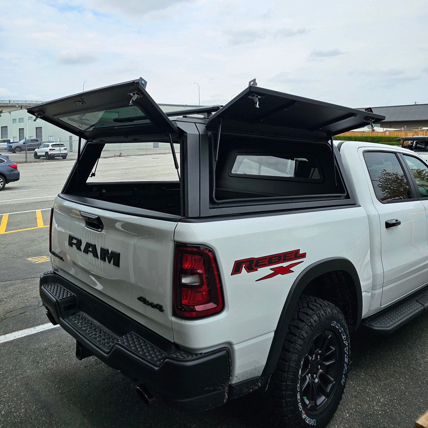 Light Cavalry Series smart canopy Aluminum  Ultralight 130-160lbs JEEP Gladiator RAM 1500