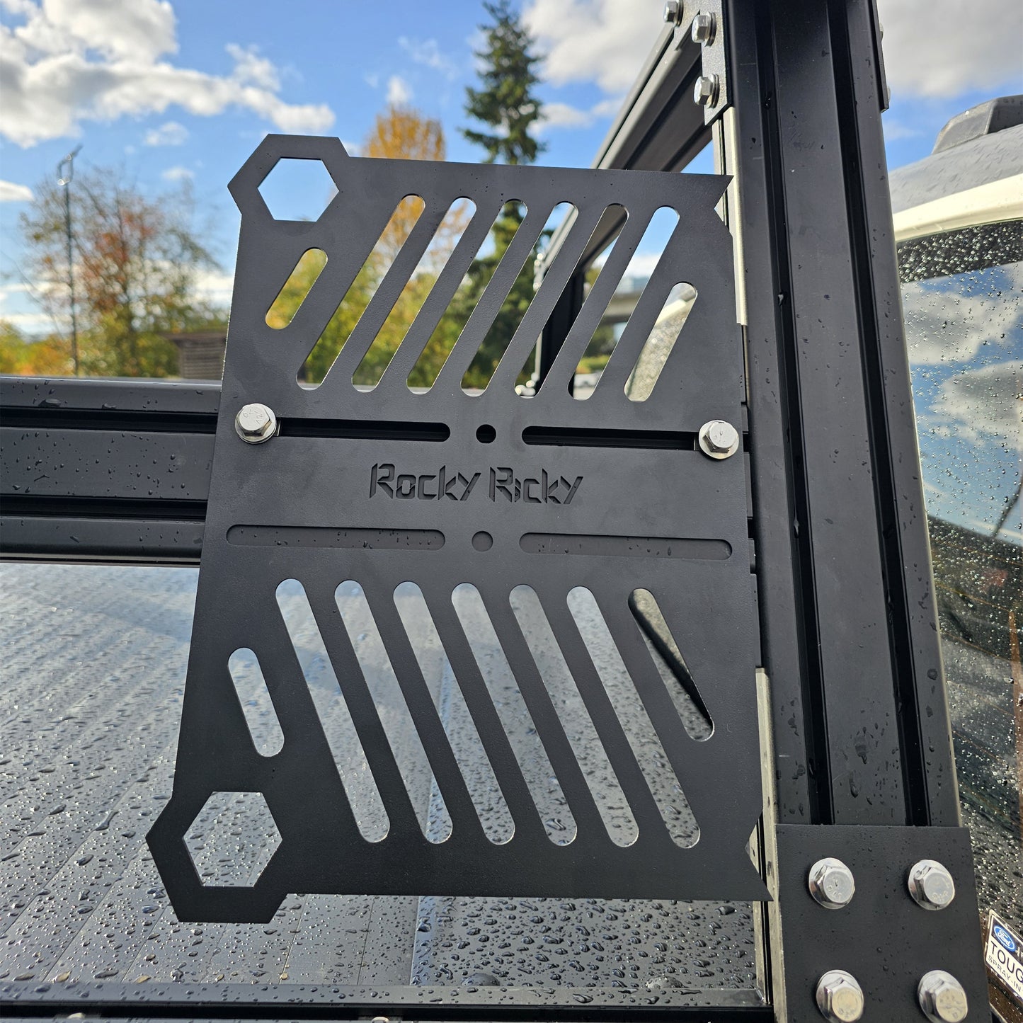 Magic bed rack system, unlimited expansion / crossbar height customization. Fits 95% bed covers. Super strong load-bearing capacity.