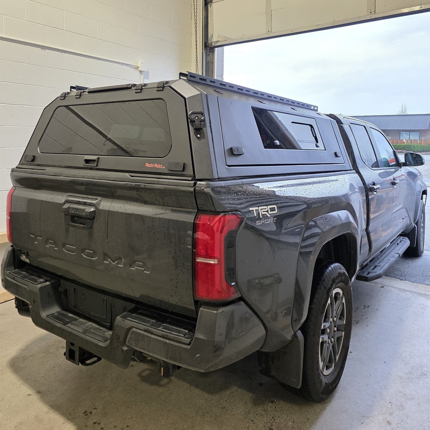 TOYOTA TACOMA Truck canopy caps pickup truck bed cover Aluminum or steel, Gullwing side doors