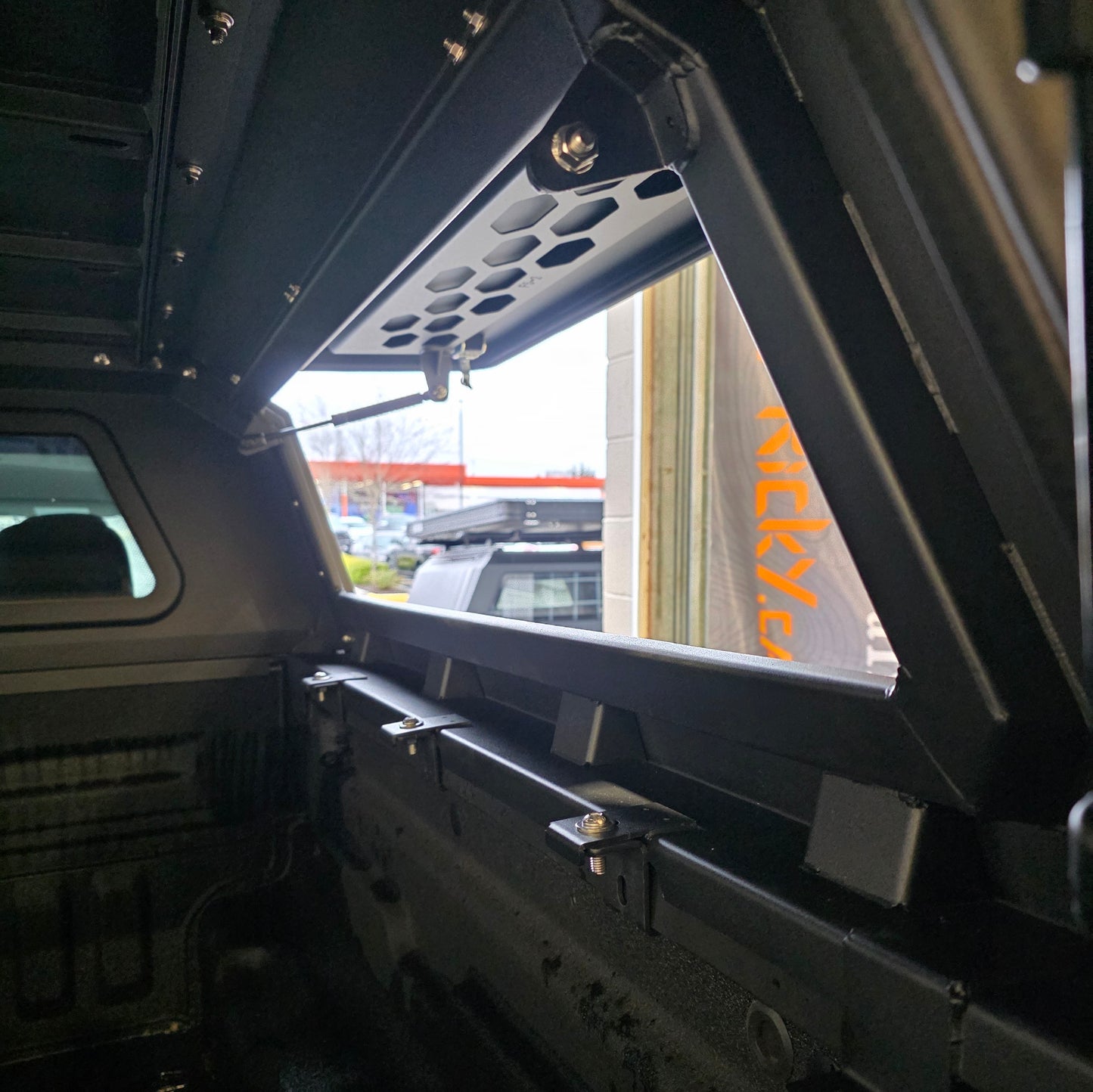 FORD Ranger Maverick Truck canopy truck caps Aluminum gullwing side doors with molle panels/sliding windows bed cover