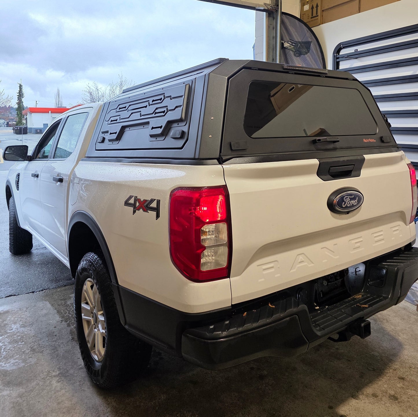 FORD Ranger Maverick Truck canopy truck caps Aluminum gullwing side doors with molle panels/sliding windows bed cover