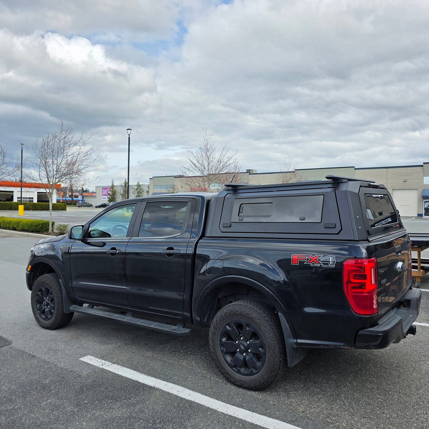 FORD Ranger Maverick Truck canopy truck caps Aluminum gullwing side doors with molle panels/sliding windows bed cover