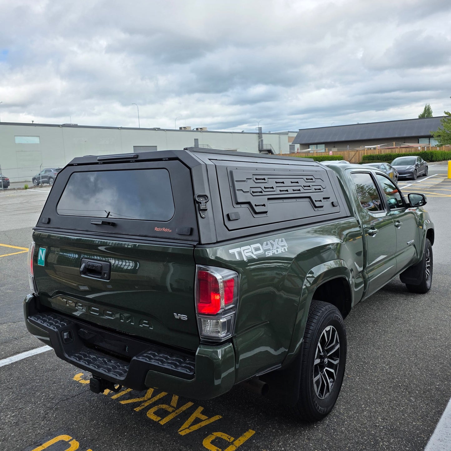 TOYOTA TACOMA Truck canopy caps pickup truck bed cover Aluminum or steel, Gullwing side doors