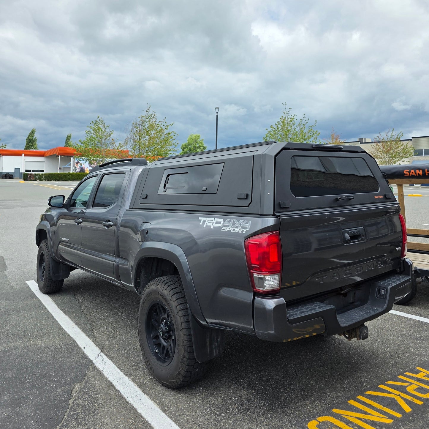 TOYOTA TACOMA Truck canopy caps pickup truck bed cover Aluminum or steel, Gullwing side doors