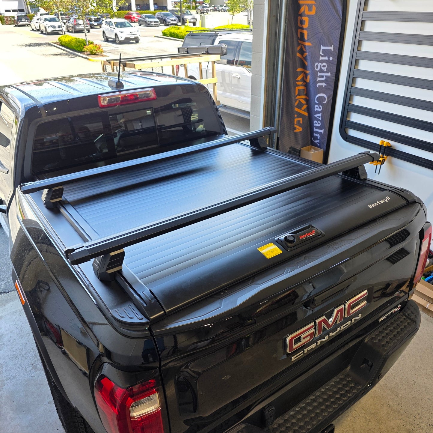 Bed rack crossbars kit Fit Retractable hard Tonneau Cover Heavy-duty Aluminum crossbar Lockable Mounted on rails